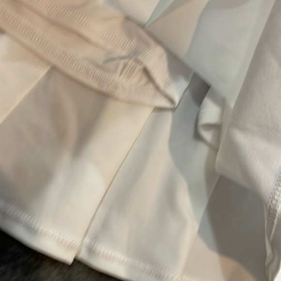 NWT Lilly Pulitzer Luxletics white skort - Picture 4 of 9